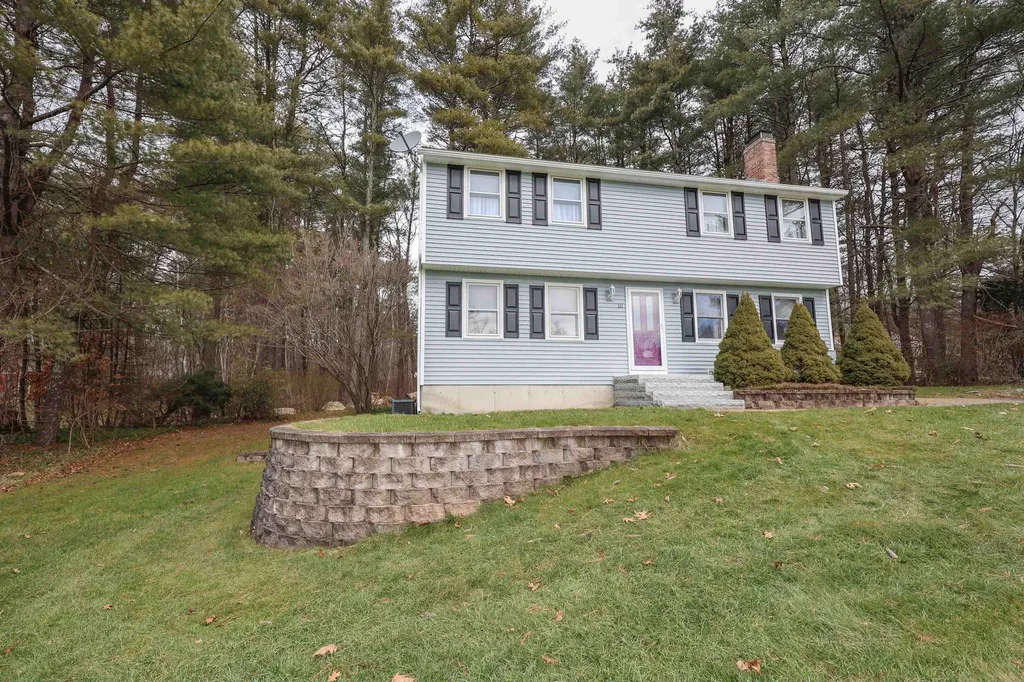 10 Pine Hollow Drive Londonderry NH 03053