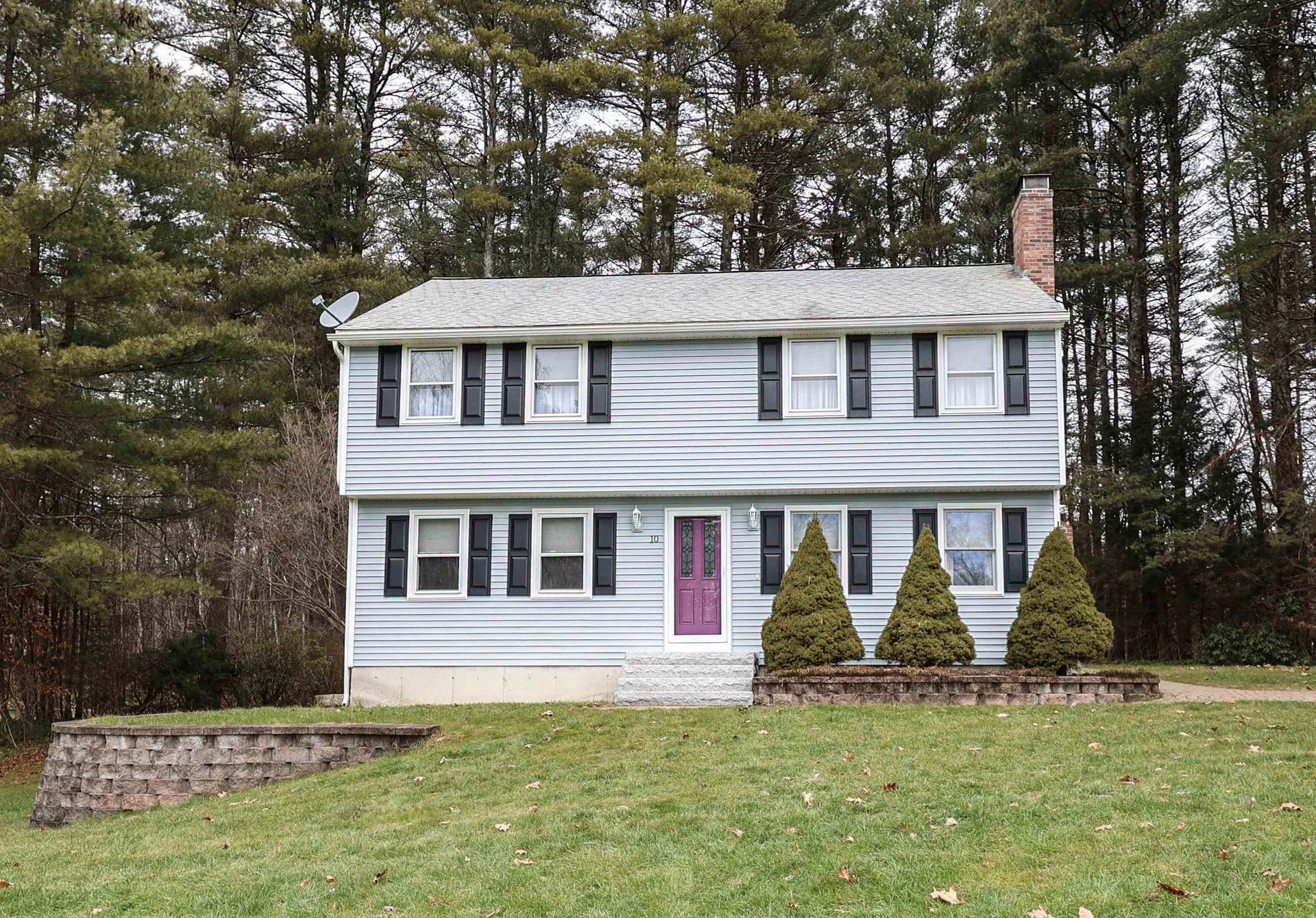 10 Pine Hollow Drive Londonderry NH 03053