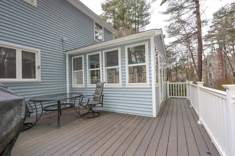 10 Pine Hollow Drive Londonderry NH 03053