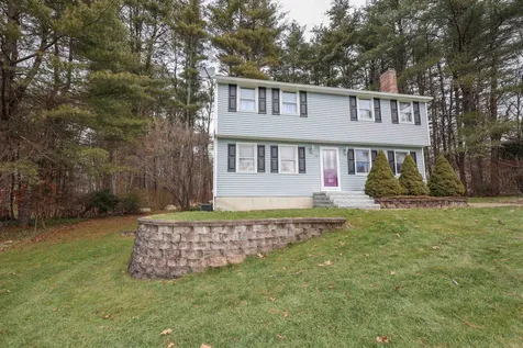 10 Pine Hollow Drive Londonderry NH 03053