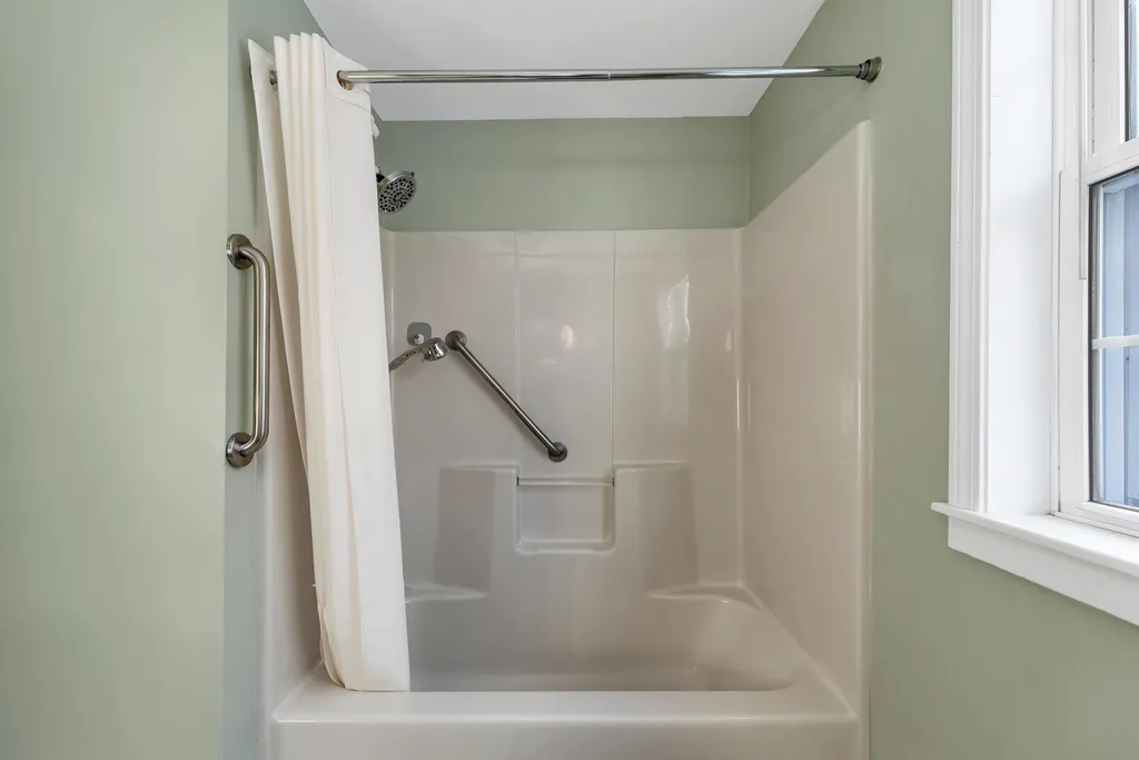 15 Cram Avenue Pittsfield NH 03263