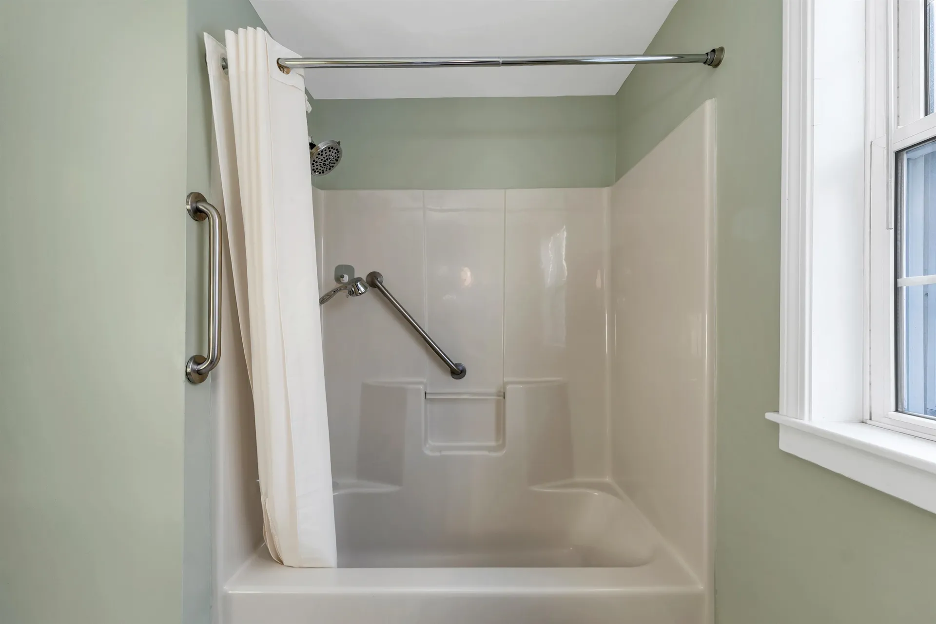 15 Cram Avenue Pittsfield NH 03263