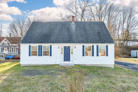 15 Cram Avenue Pittsfield NH 03263