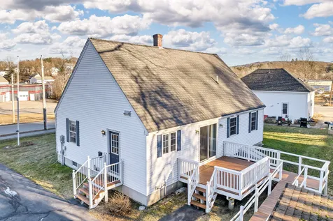 15 Cram Avenue Pittsfield NH 03263