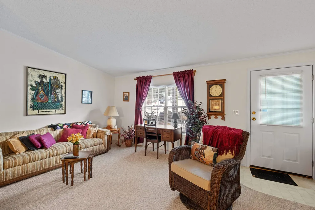 73 Dudley Circle Laconia NH 03246