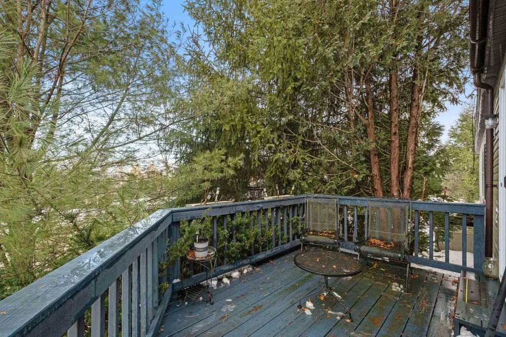 73 Dudley Circle Laconia NH 03246