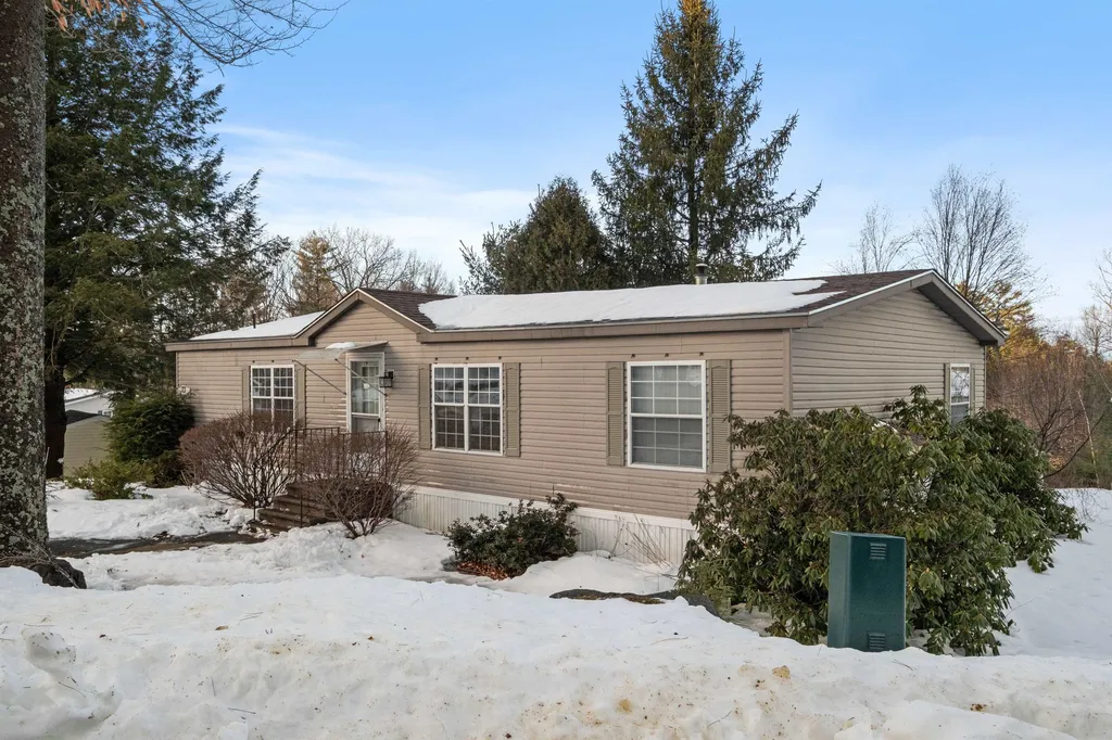 73 Dudley Circle Laconia NH 03246