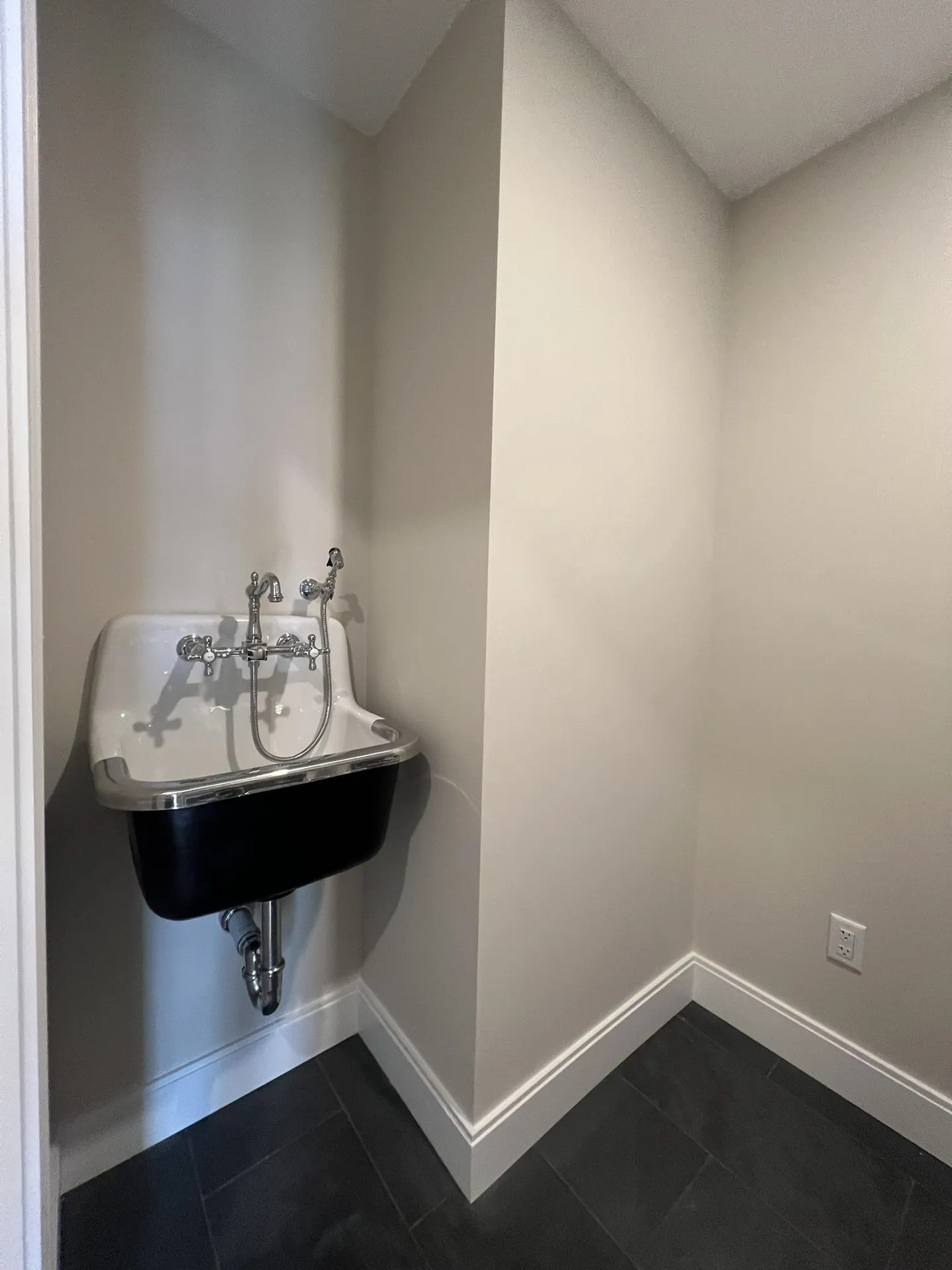 235 Sage Lane Portsmouth NH 03801