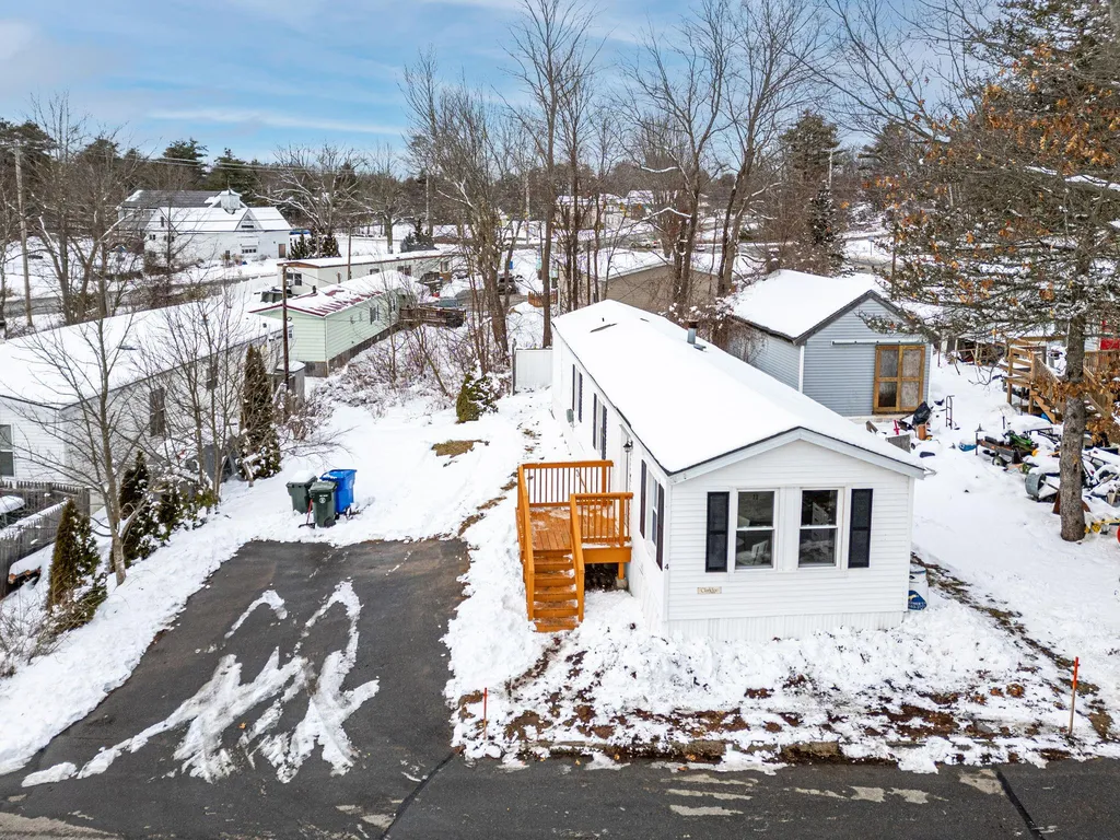 4 Mustang Lane Londonderry NH 03053
