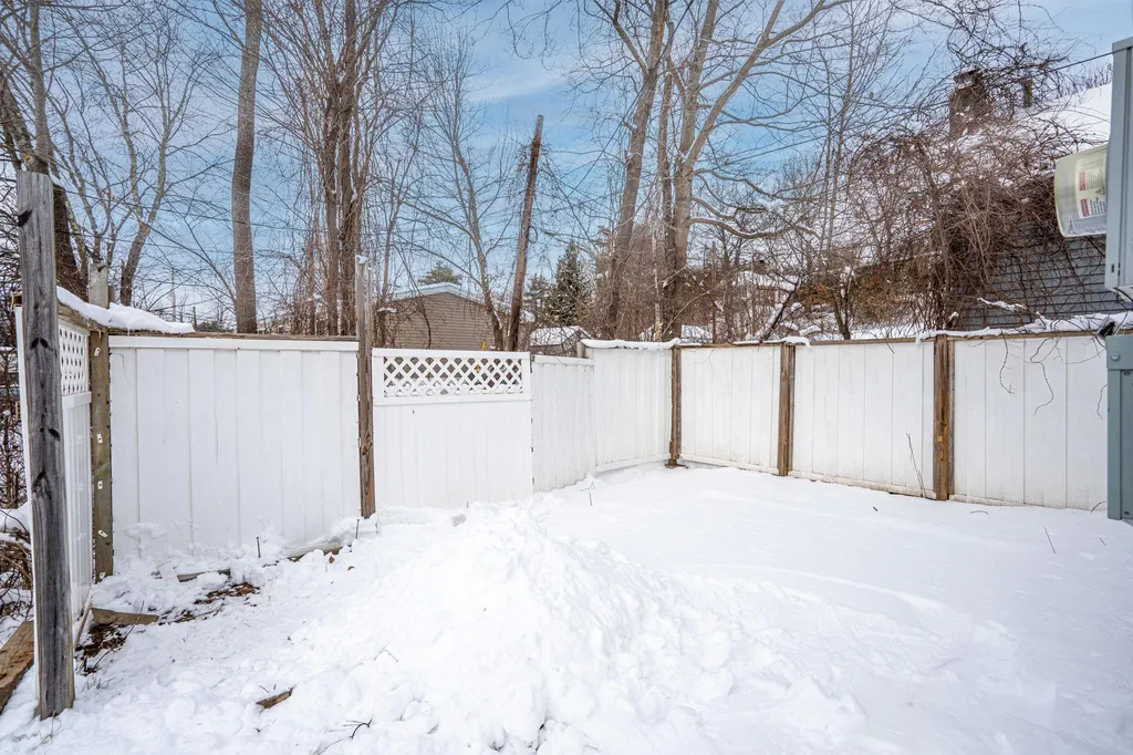 4 Mustang Lane Londonderry NH 03053