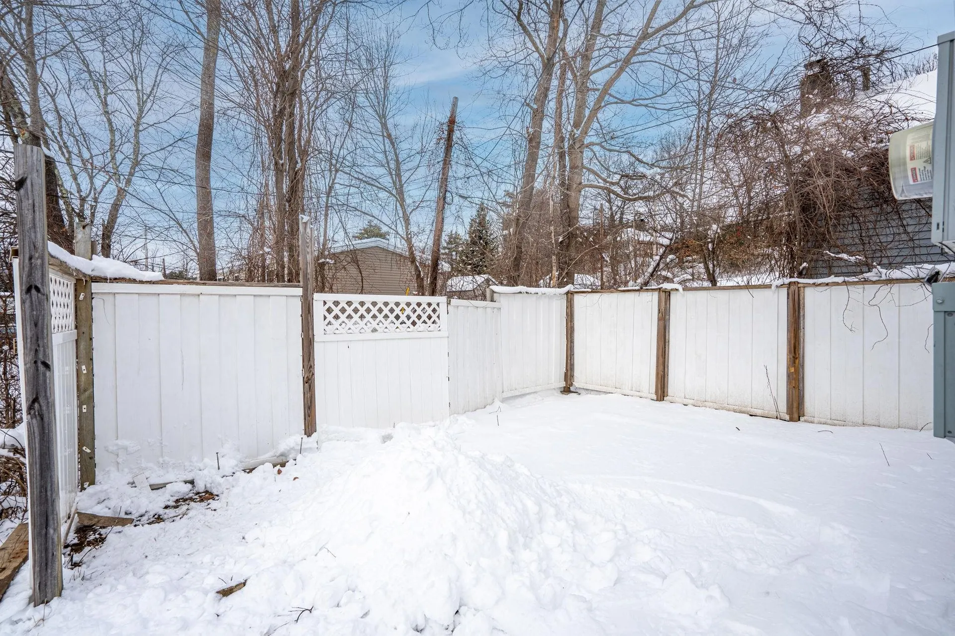 4 Mustang Lane Londonderry NH 03053