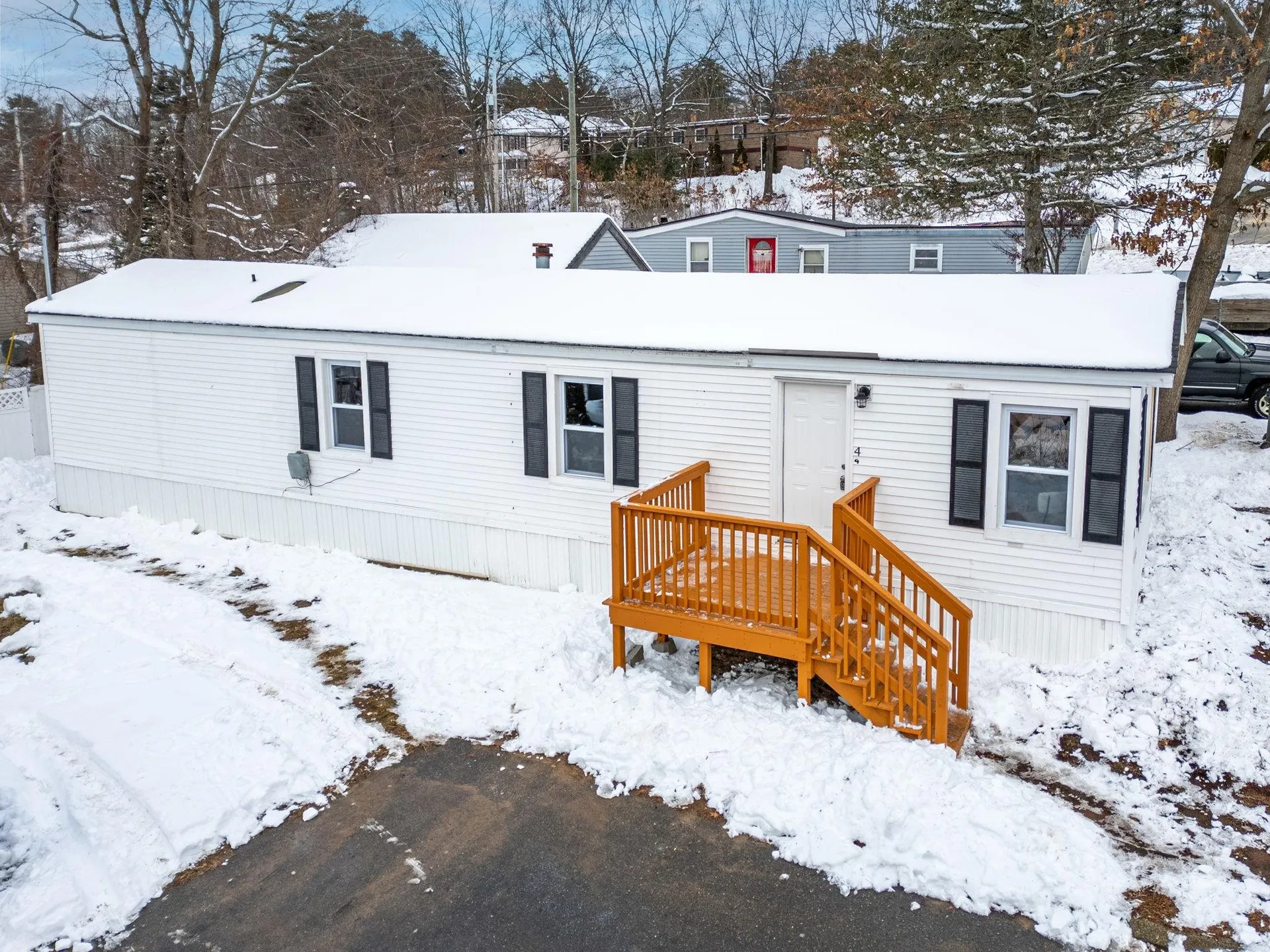 4 Mustang Lane Londonderry NH 03053