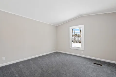 4 Mustang Lane Londonderry NH 03053