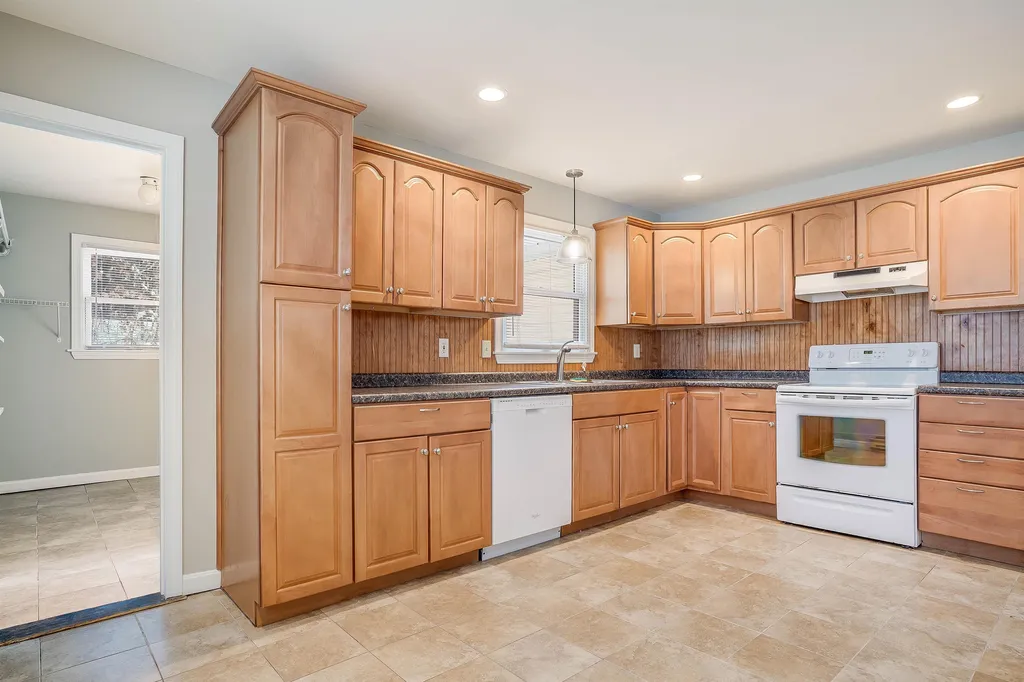 6 Linda Lane Stratham NH 03885