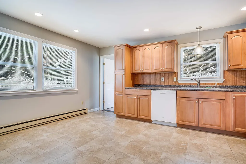 6 Linda Lane Stratham NH 03885