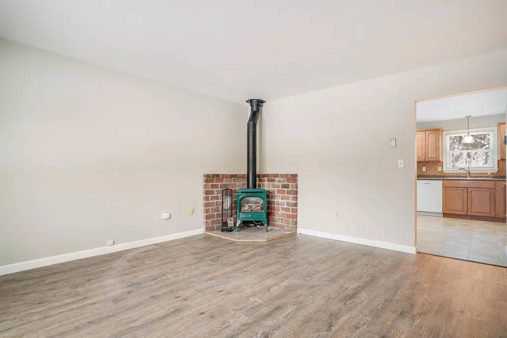 6 Linda Lane Stratham NH 03885