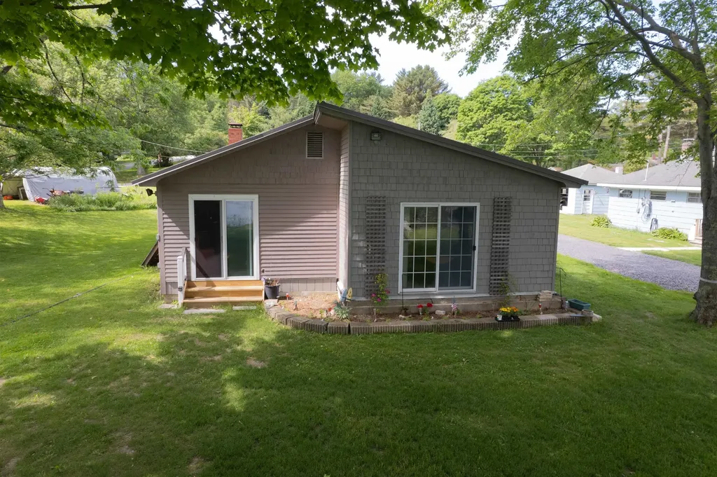 10 Old Town Road Castleton VT 05735