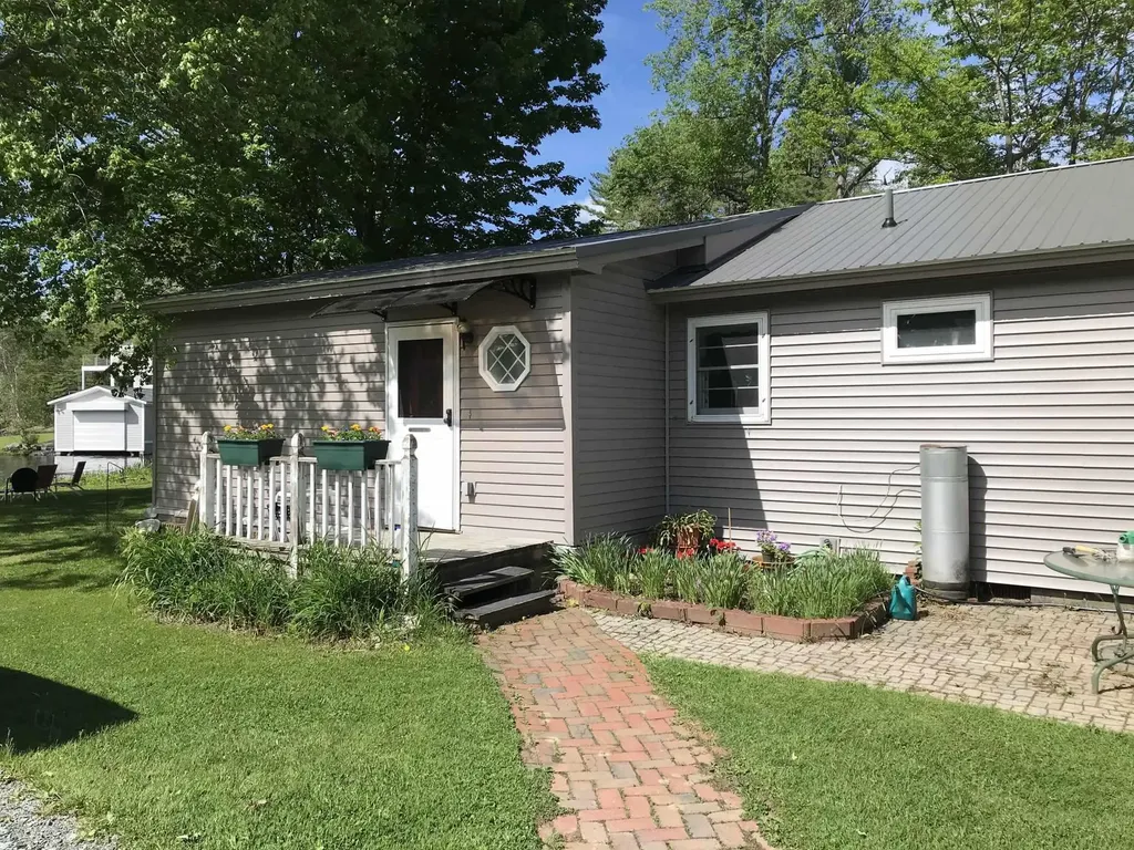 10 Old Town Road Castleton VT 05735