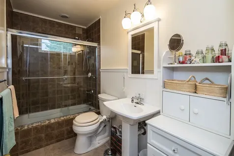 10 Old Town Road Castleton VT 05735