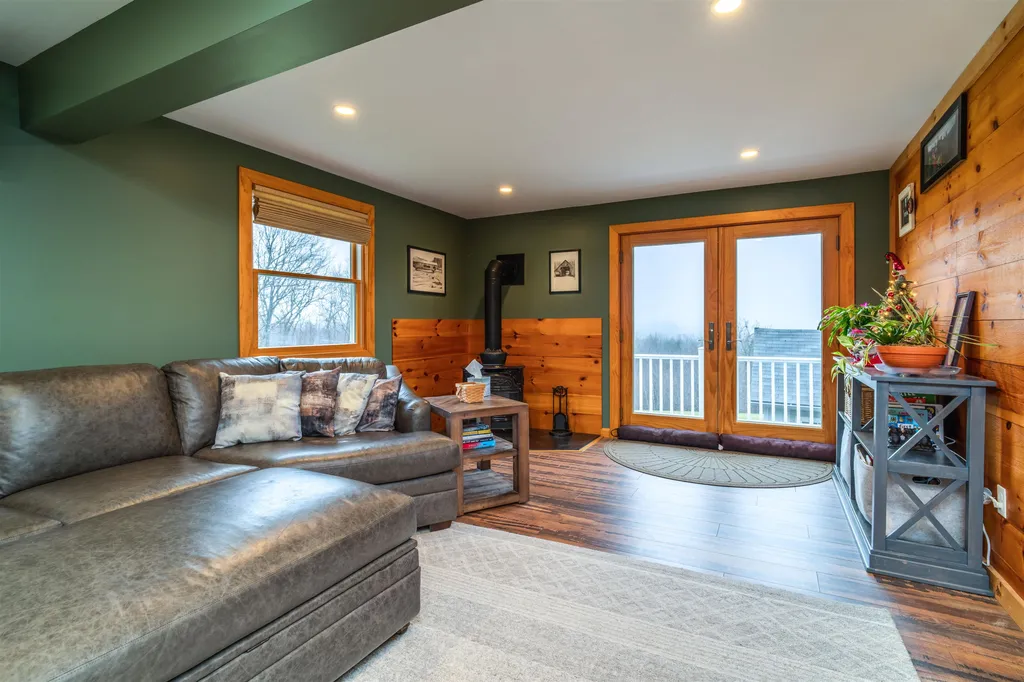 546 Black Brook Road Goffstown NH 03045