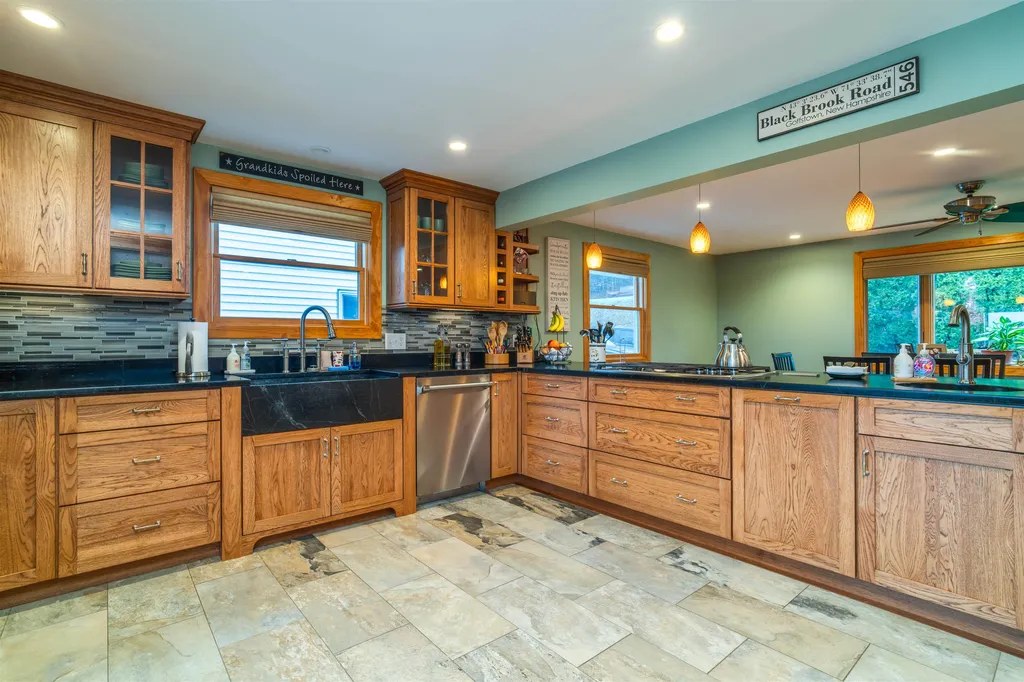 546 Black Brook Road Goffstown NH 03045