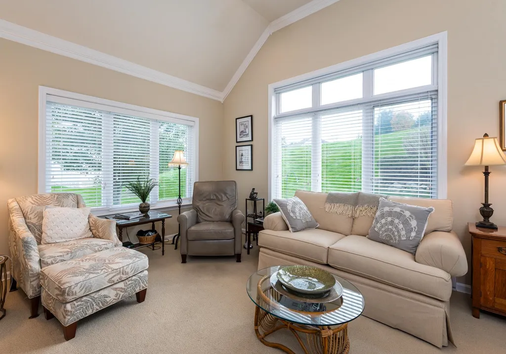16 Smithfield Lane Bedford NH 03110