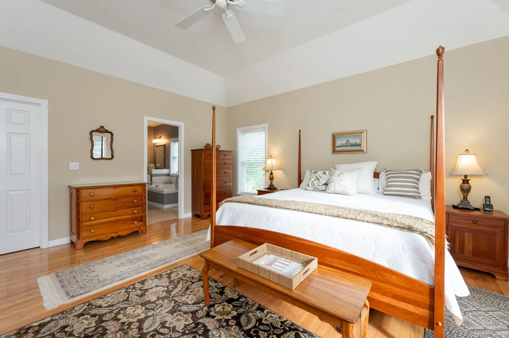 16 Smithfield Lane Bedford NH 03110