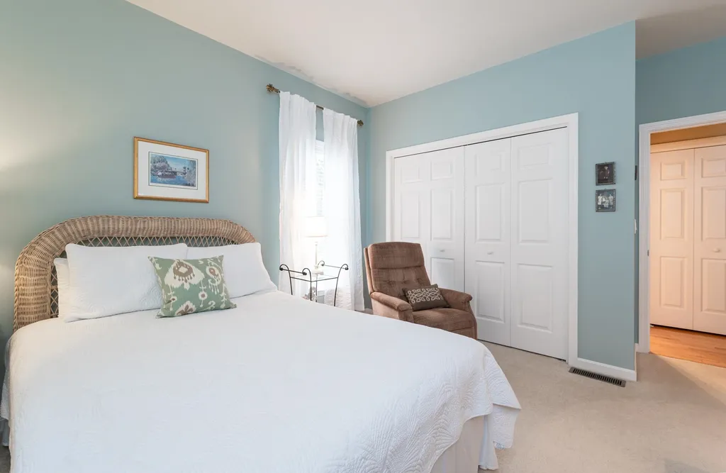 16 Smithfield Lane Bedford NH 03110