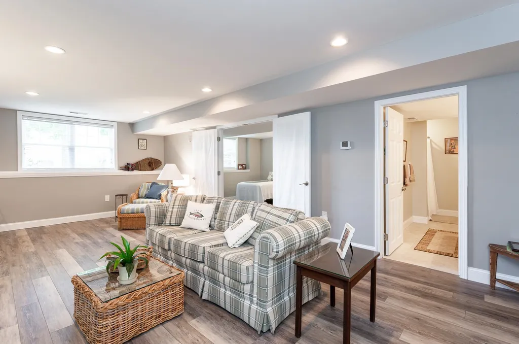 16 Smithfield Lane Bedford NH 03110