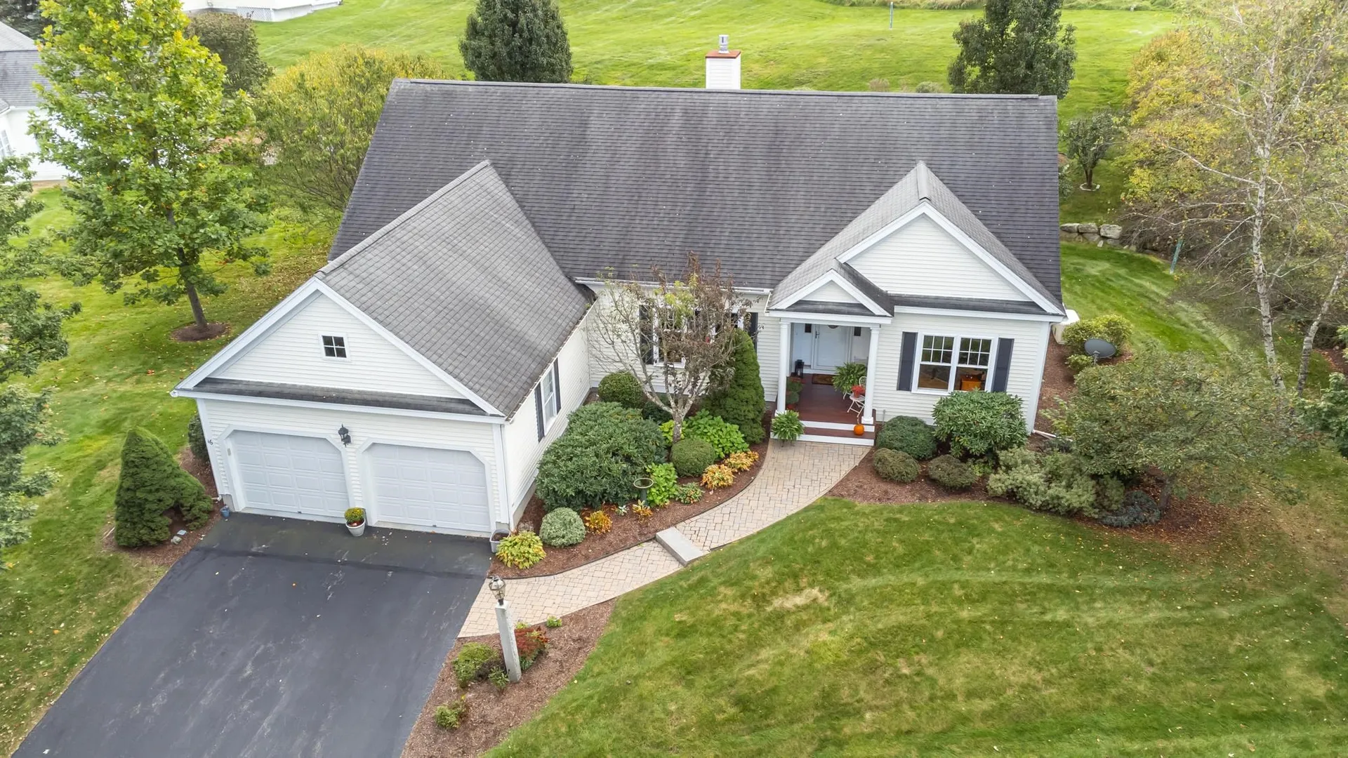 16 Smithfield Lane Bedford NH 03110