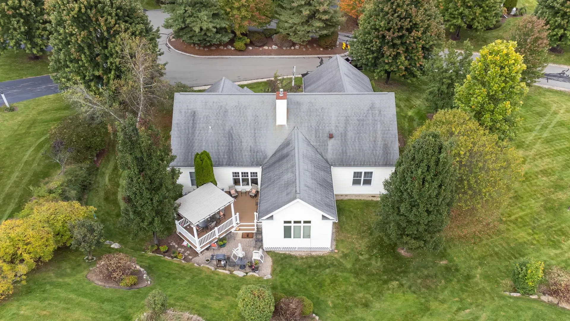 16 Smithfield Lane Bedford NH 03110