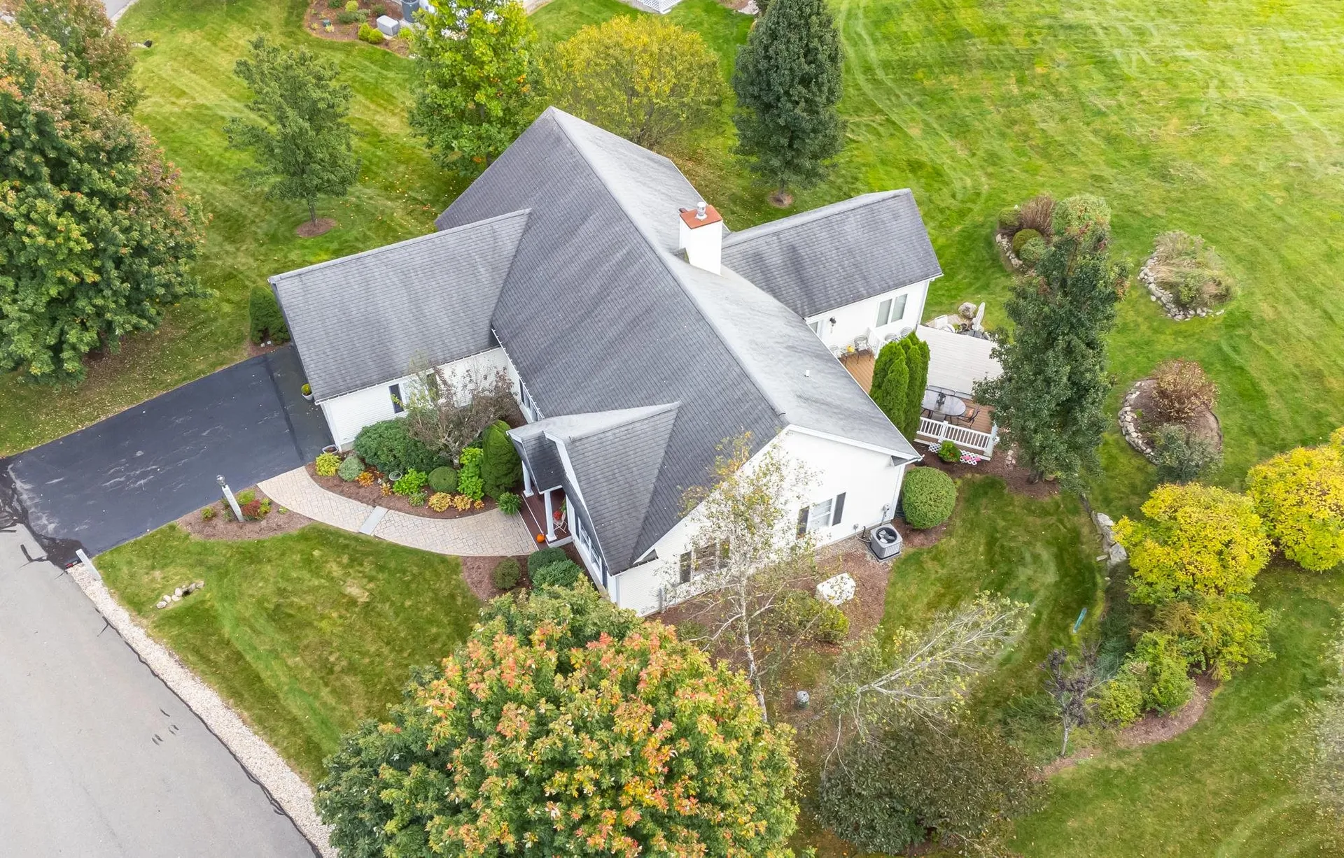 16 Smithfield Lane Bedford NH 03110