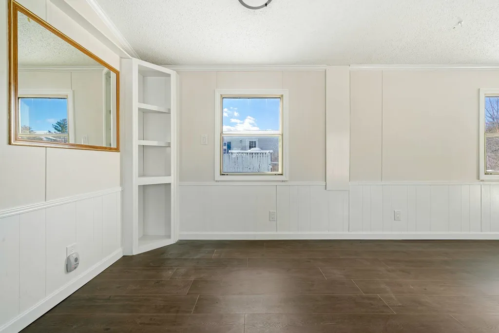 14 Mildred Avenue Raymond NH 03077