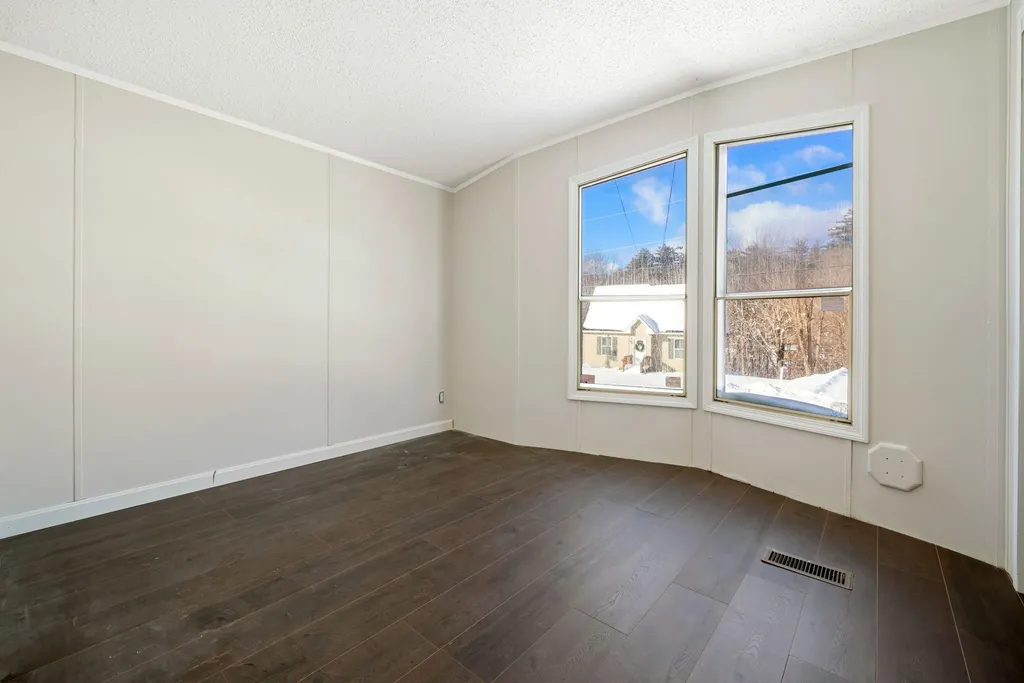 14 Mildred Avenue Raymond NH 03077