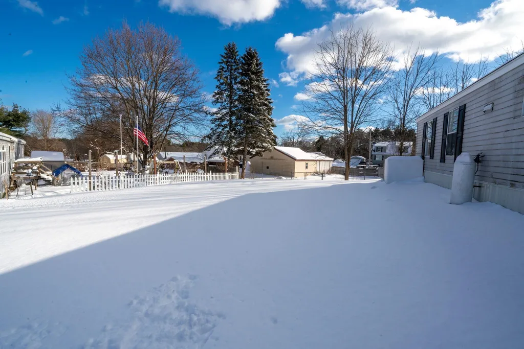 14 Mildred Avenue Raymond NH 03077