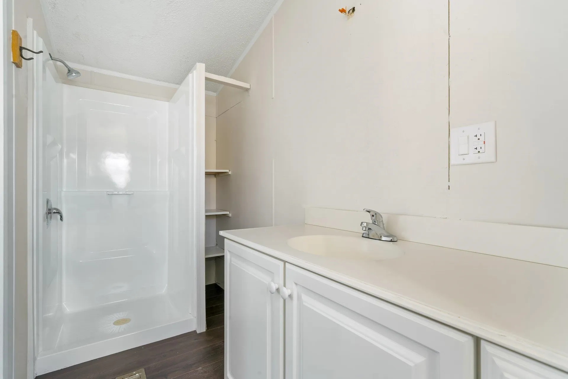 14 Mildred Avenue Raymond NH 03077