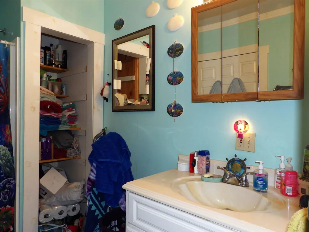 18-20 Oak Street Franklin NH 03235