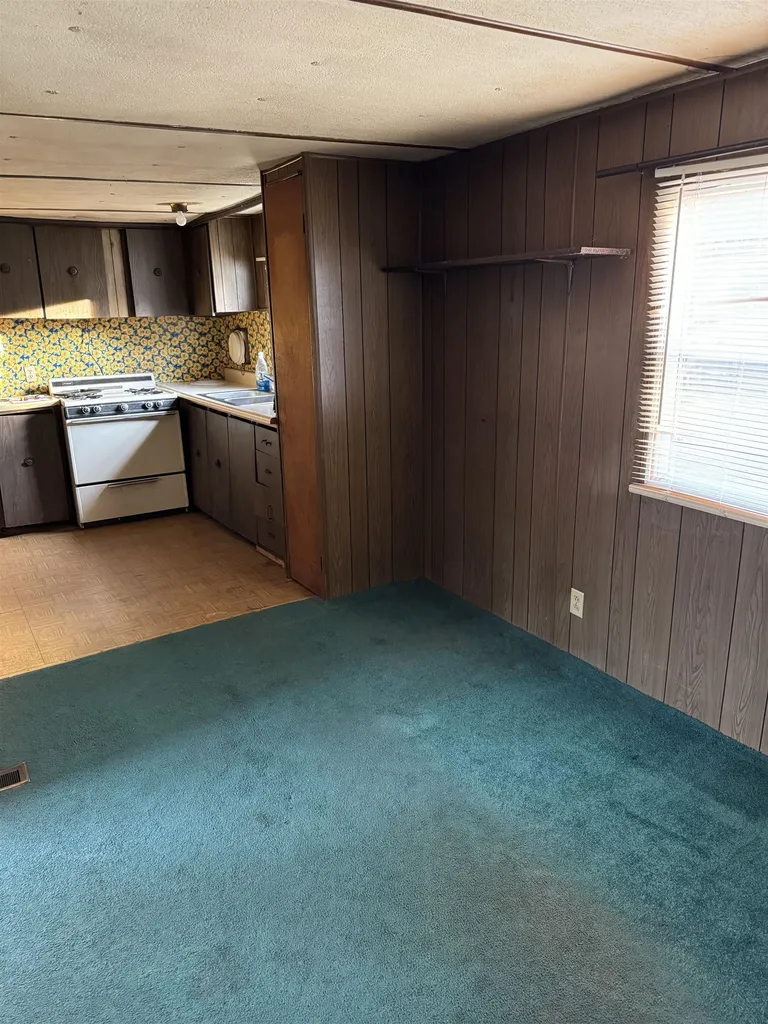 31 Valley Road Brattleboro VT 05301