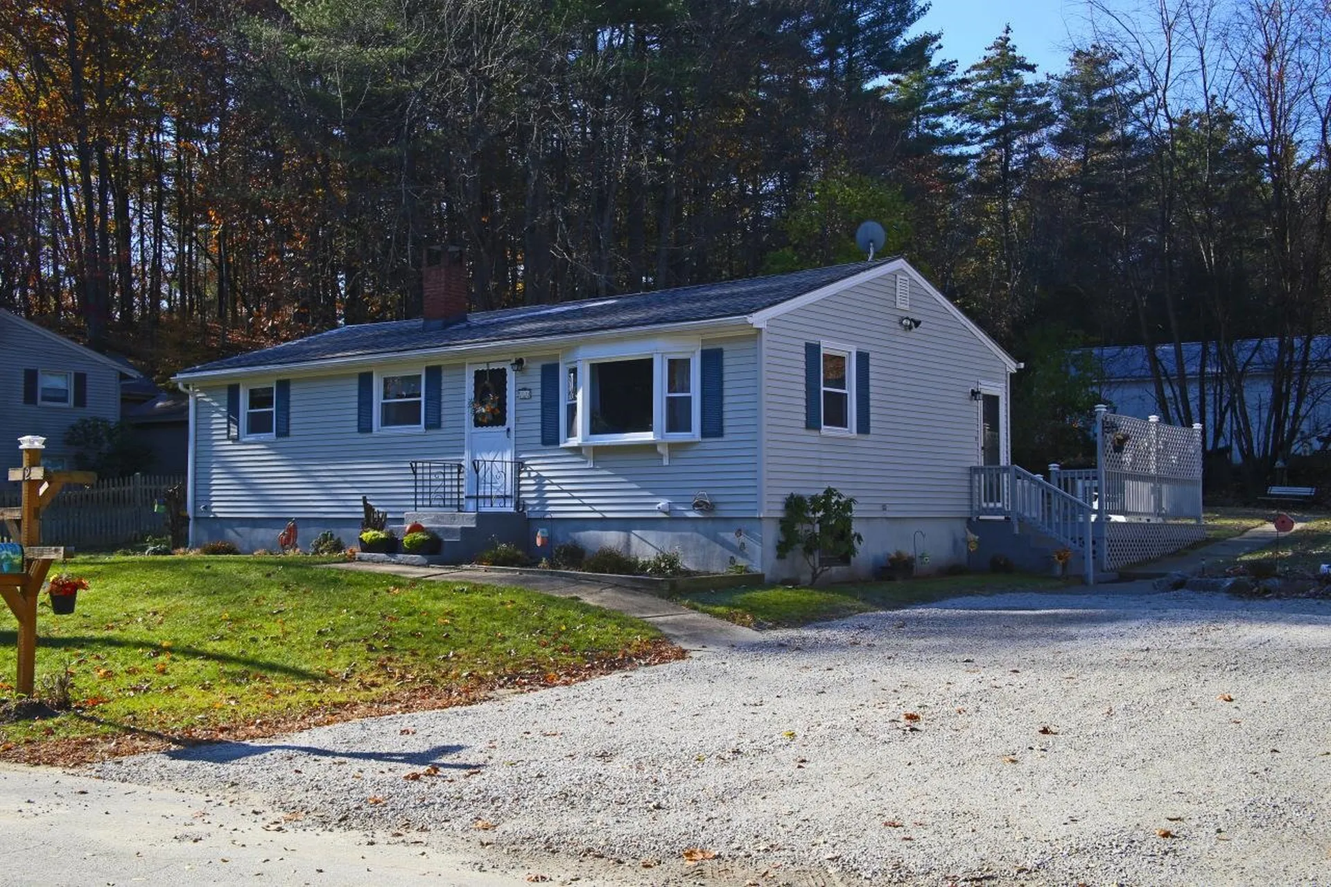 12 Vista Drive Hooksett NH 03106-1516