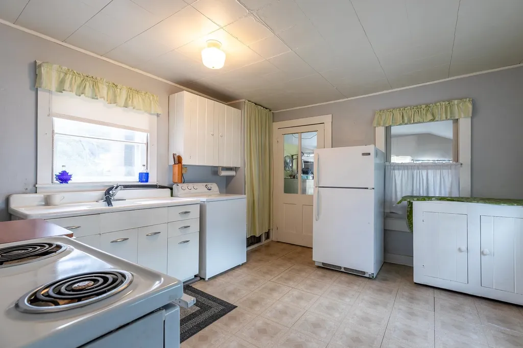 83 Depot Street Danby VT 05739