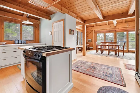 737 Skyline Drive Pomfret VT 05053