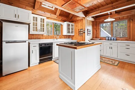 737 Skyline Drive Pomfret VT 05053