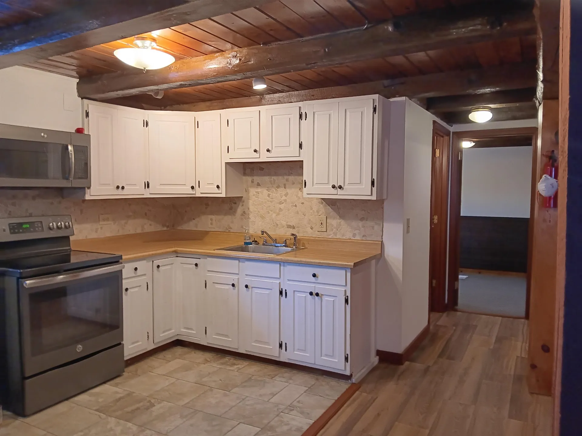 196 Hidden Lane Hartford VT 05001
