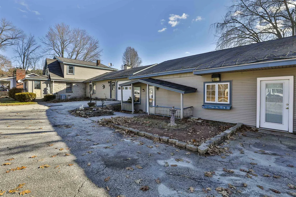 12 Gambia Street Hudson NH 03051