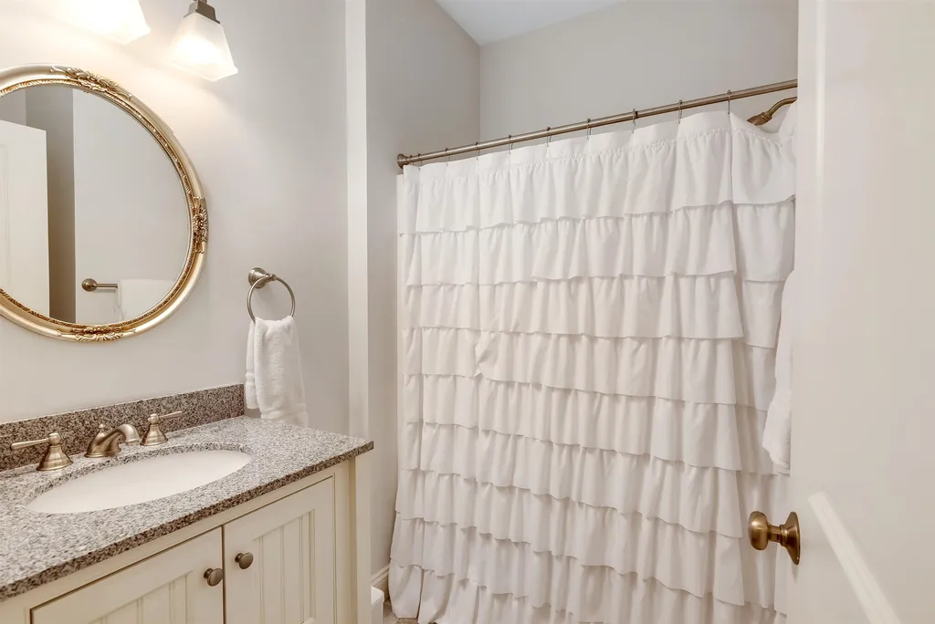 24 Halfmoon Lane Williston VT 05495