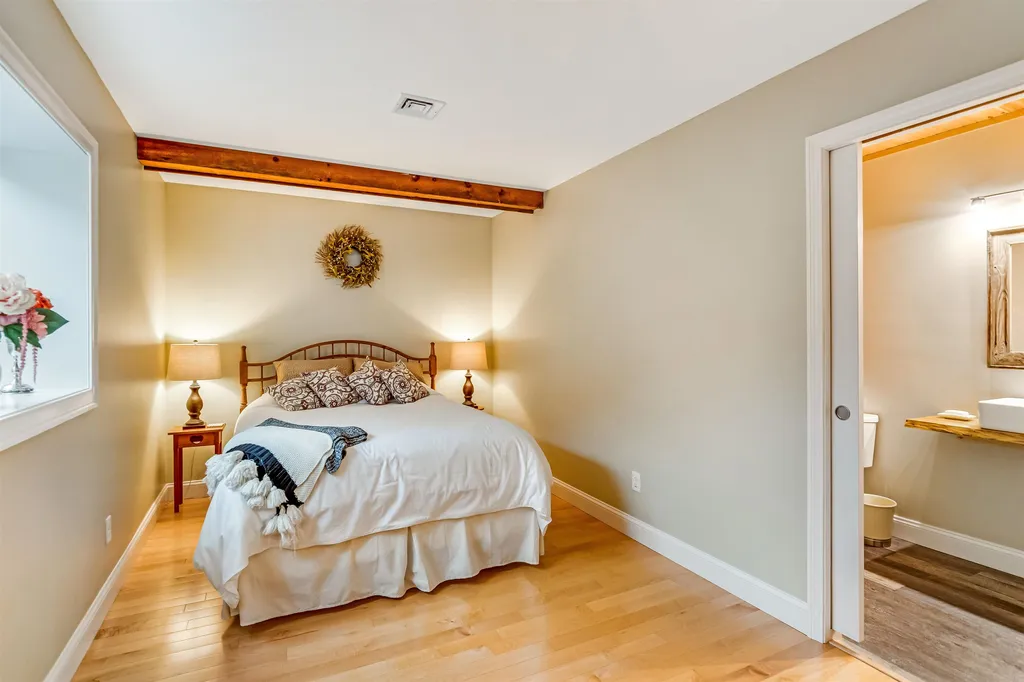 24 Halfmoon Lane Williston VT 05495