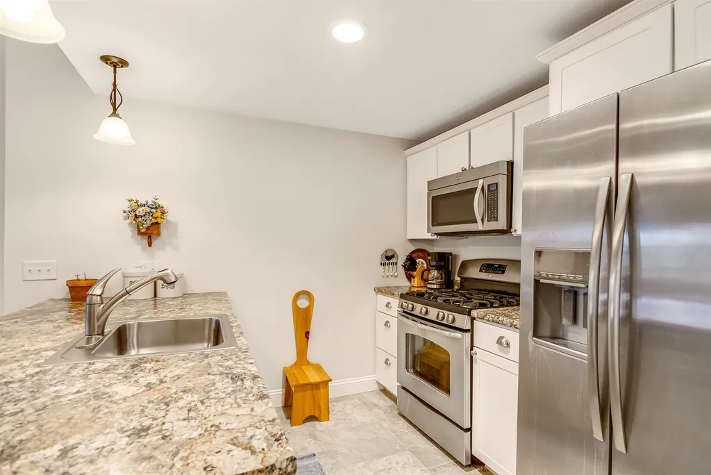 24 Halfmoon Lane Williston VT 05495