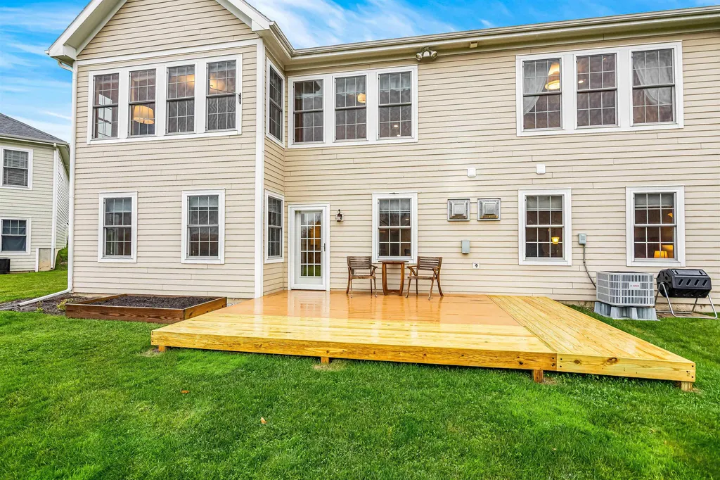 24 Halfmoon Lane Williston VT 05495