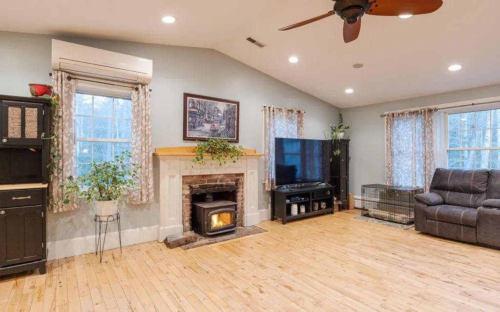 4 Eaton Road Walpole NH 03608