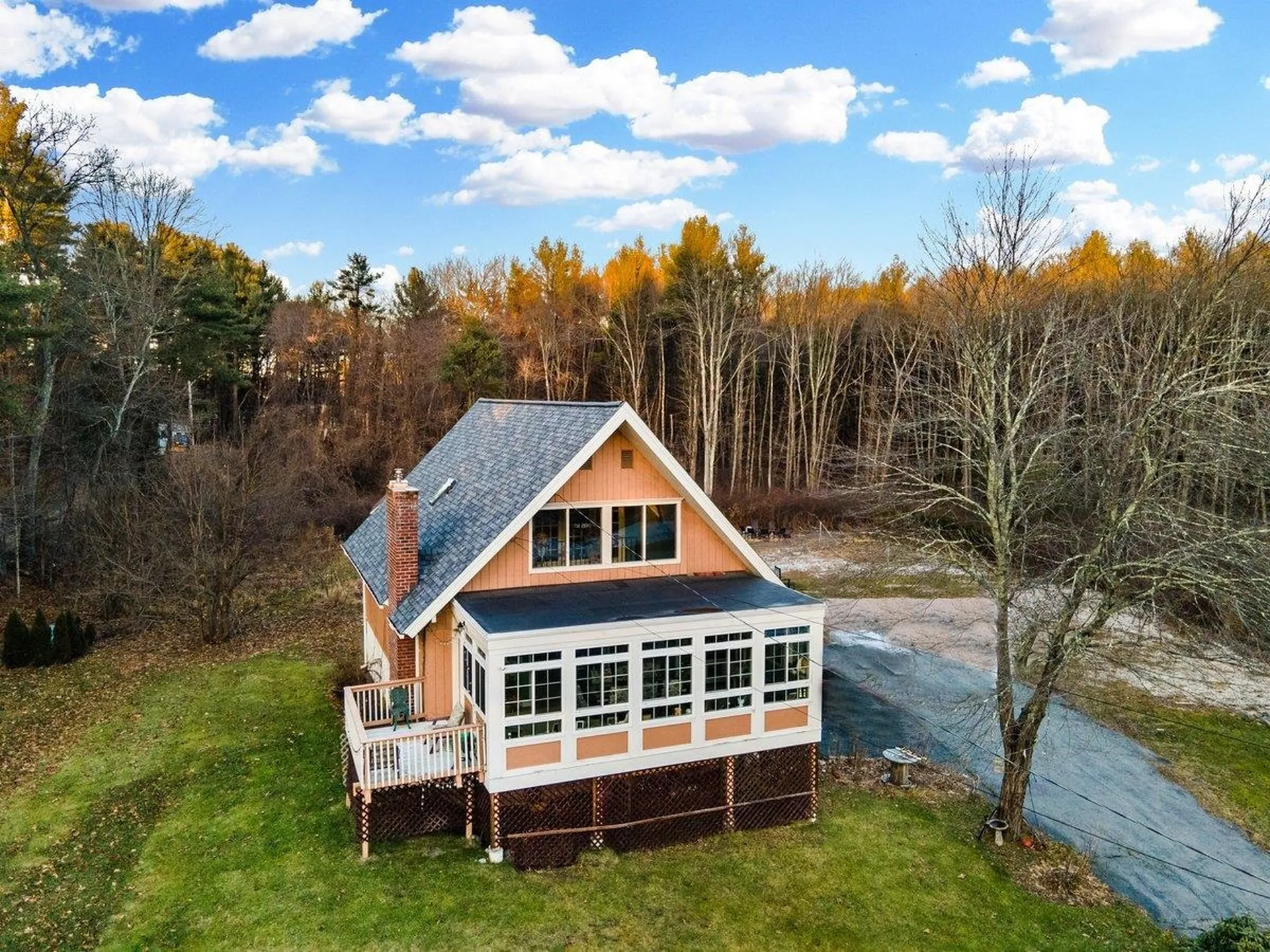 83 Old Bridge Street Pelham NH 03076